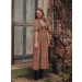 Vestido confeccionado em Viscose com Gola Vandyke com acabamento em renda, modelagem acinturada e saia fluida.